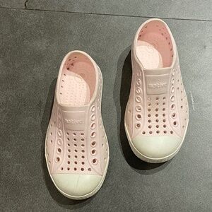 Native Jefferson Light Pink Toddler Slip On Shoes, Size 9